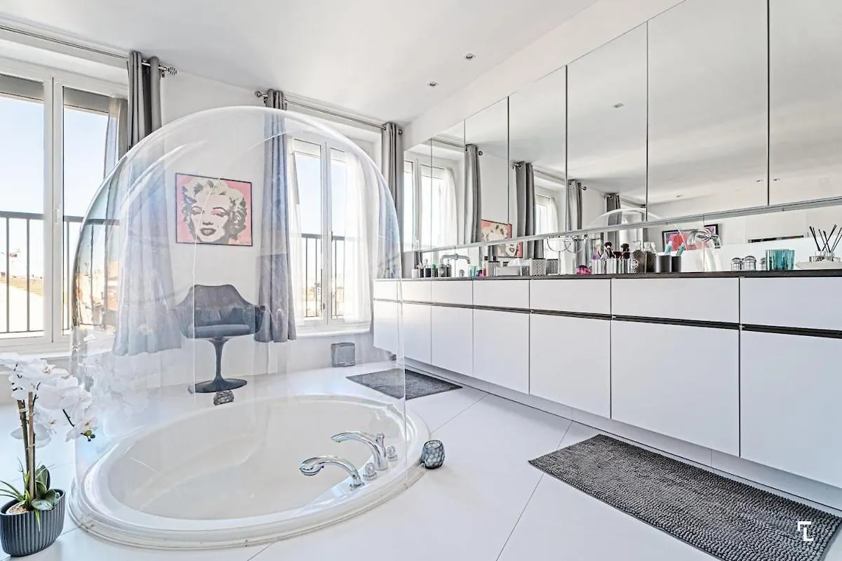 Loft Stern, Carre D'Or Marseille, 10 Pers, 3 Chambres, 260 M2, Dernier Etage Apartment